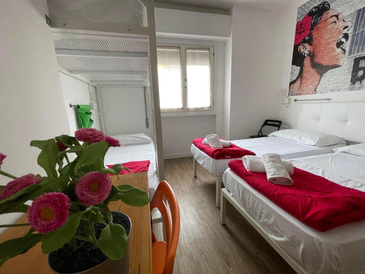 Lake Garda Hostel Salò Eksteriør bilde