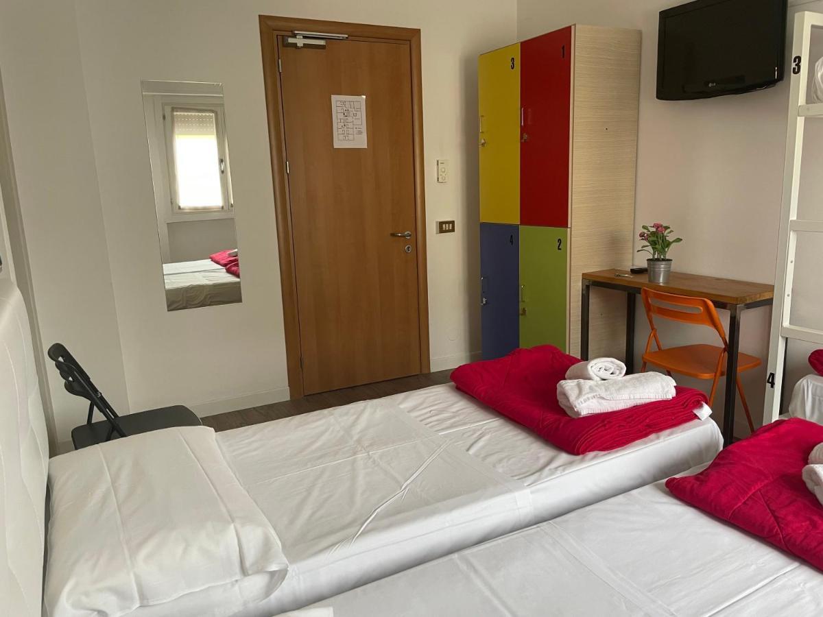 Lake Garda Hostel Salò Eksteriør bilde
