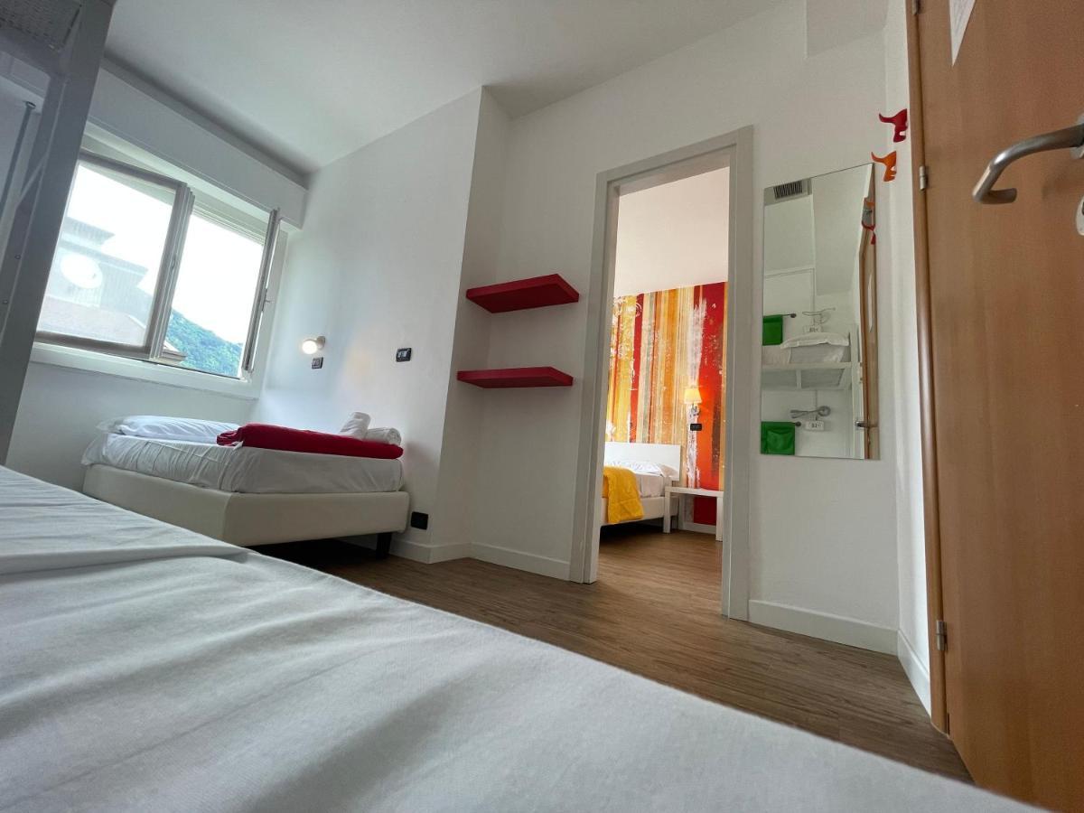 Lake Garda Hostel Salò Eksteriør bilde