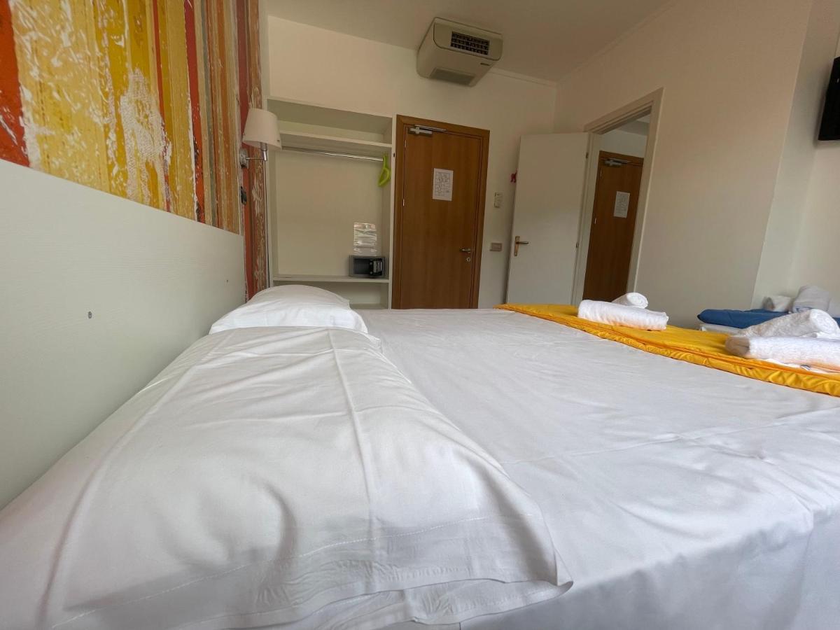 Lake Garda Hostel Salò Eksteriør bilde