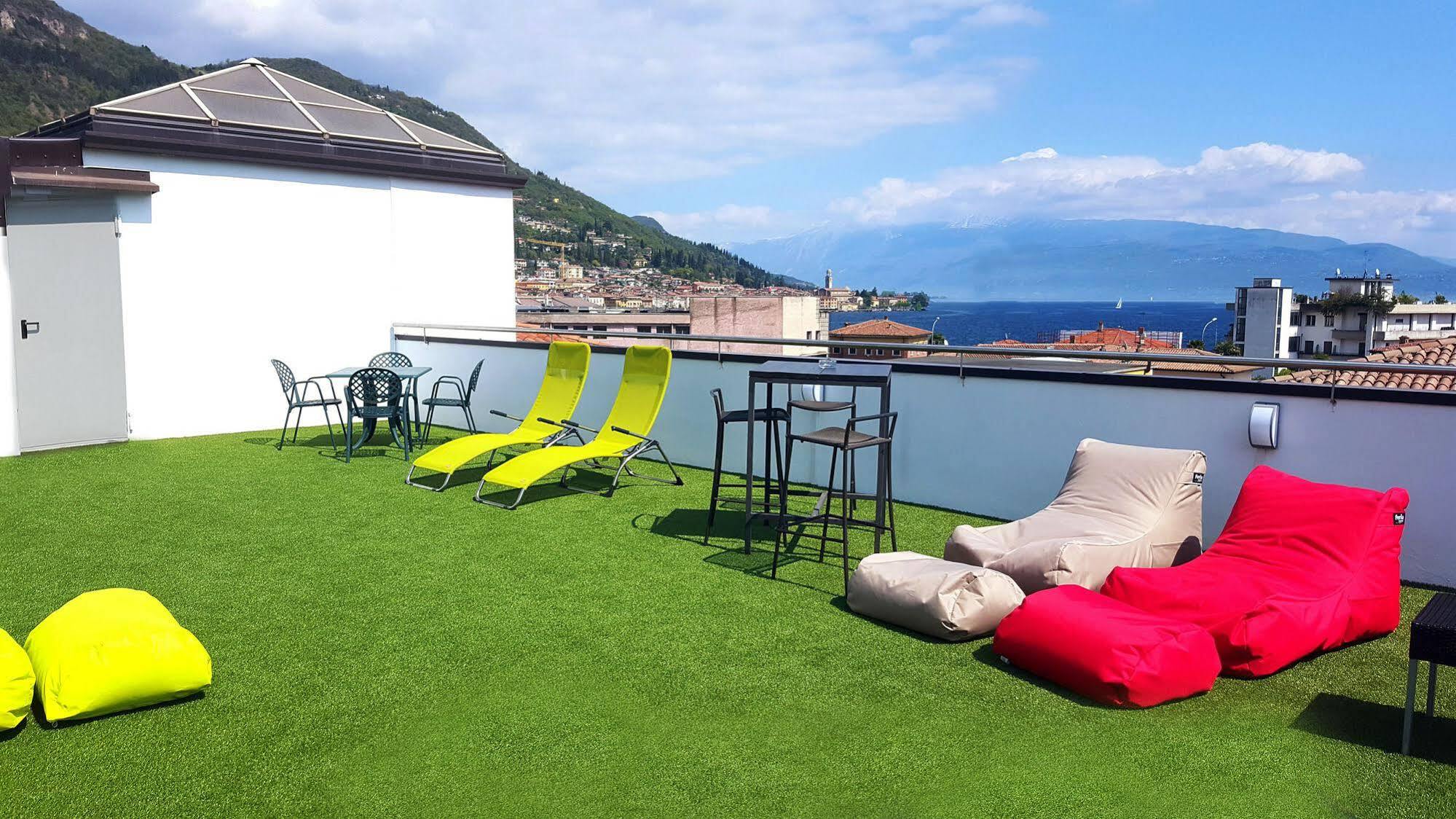 Lake Garda Hostel Salò Eksteriør bilde