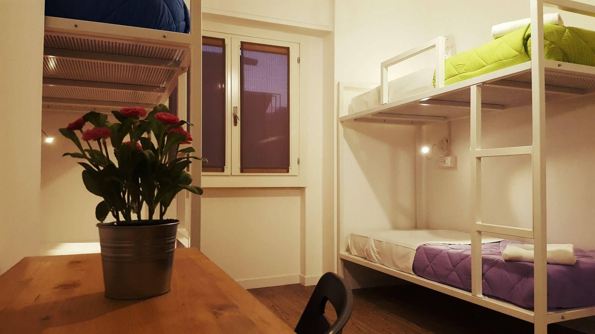 Lake Garda Hostel Salò Eksteriør bilde