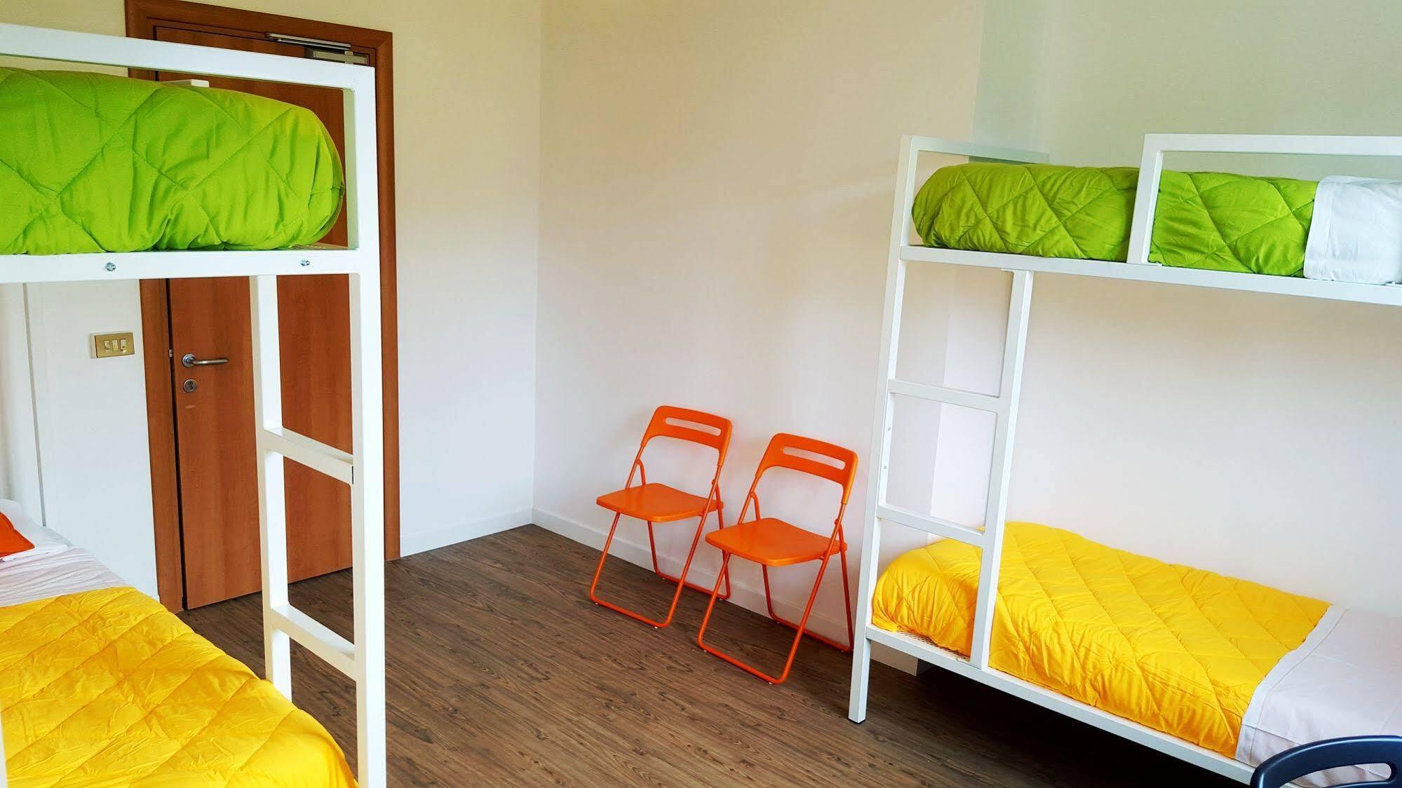 Lake Garda Hostel Salò Eksteriør bilde