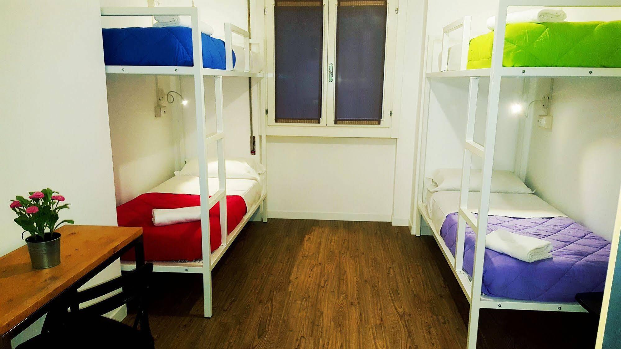Lake Garda Hostel Salò Eksteriør bilde