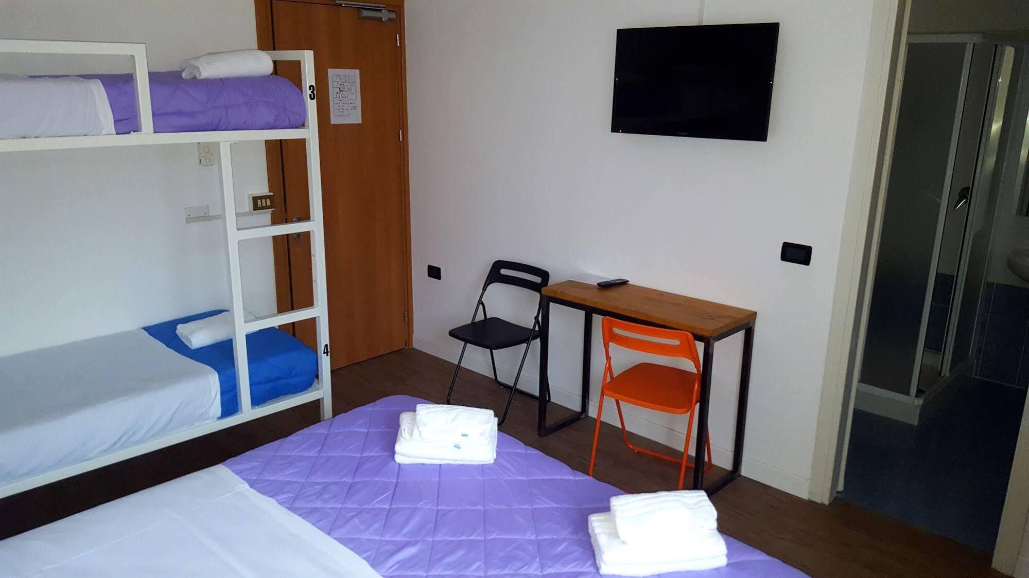 Lake Garda Hostel Salò Eksteriør bilde